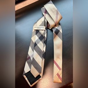 Burberry Men’s Neck Tie